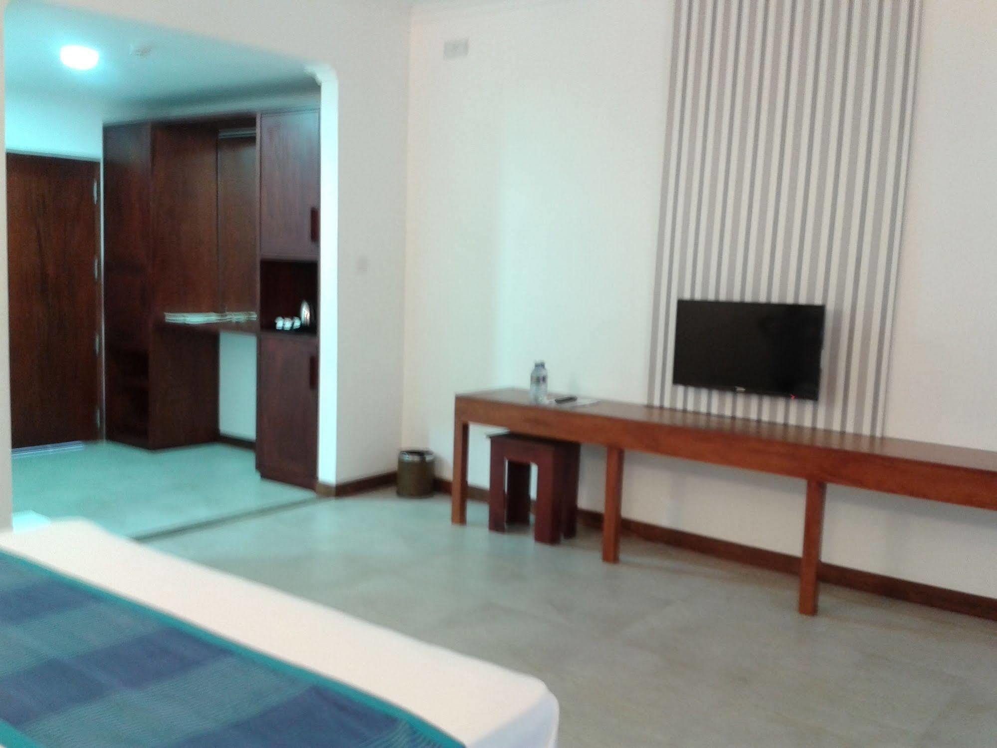 Anantamaa Hotel Trincomalee Exterior photo