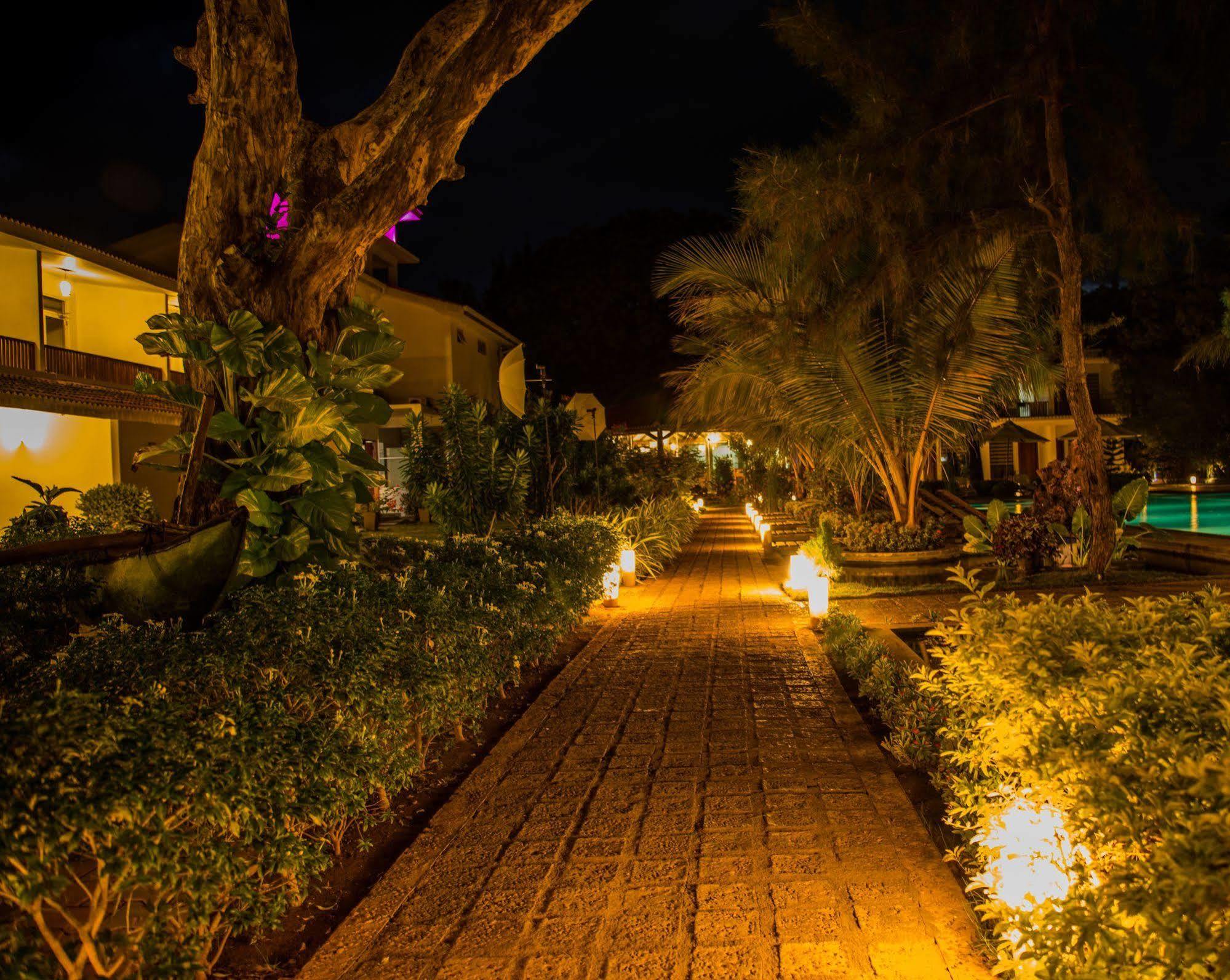 Anantamaa Hotel Trincomalee Exterior photo